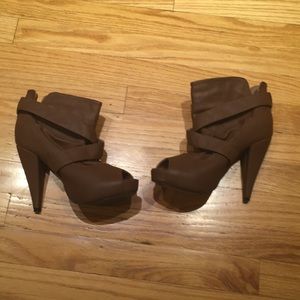 Size 8 Wild Diva Bootie Heels